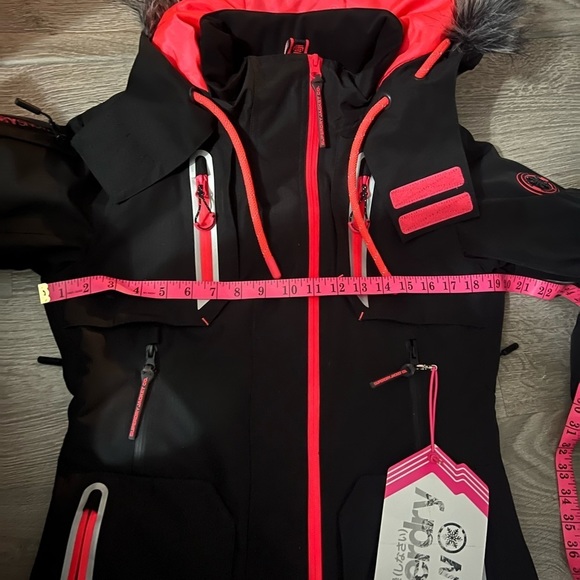 SUPERDRY Snow Action ski / snowboard jacket - new - Picture 11 of 11